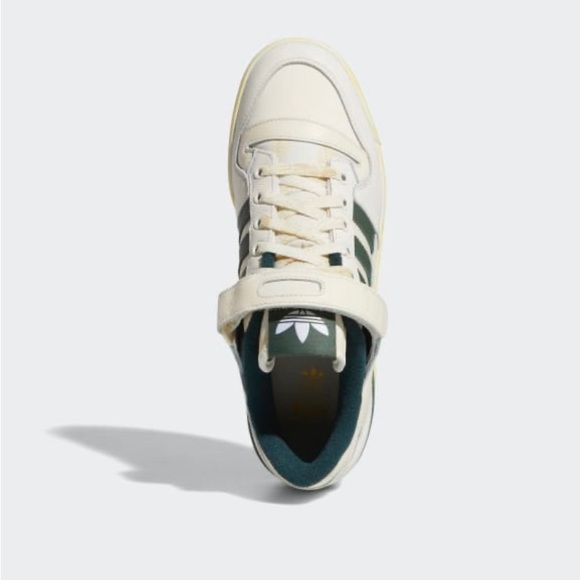 Adidas FORUM SHOES WITH A
WELL-LOVED LOOK. MADE
IN PART WITH RECYCLED
CONTENT. - Picture 2 of 5
